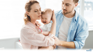 Колики у новорожденного: что это такое, когда начинаются, как помочь малышу