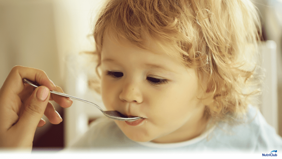 Как вводить продукты прикорма при нарушении пищеварения?