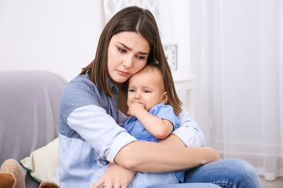 Послеродовая депрессия: мозг и гормоны