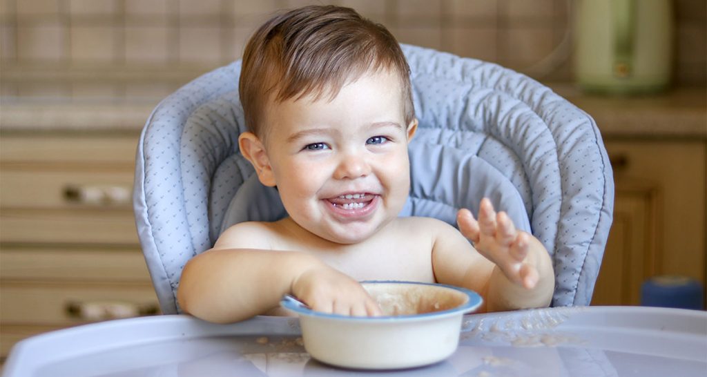 когда дети начинают смеяться